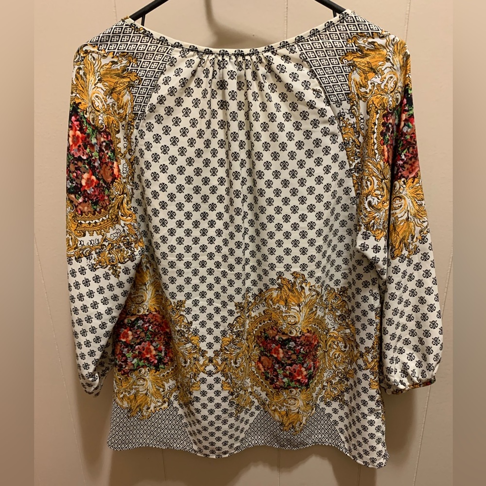 Boutique Top - Picture 2 of 4